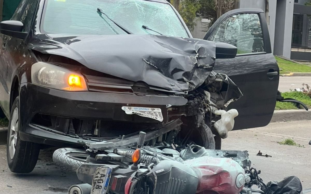 Otro choque fatal en La Plata que agiganta el drama vial: murió un motociclista