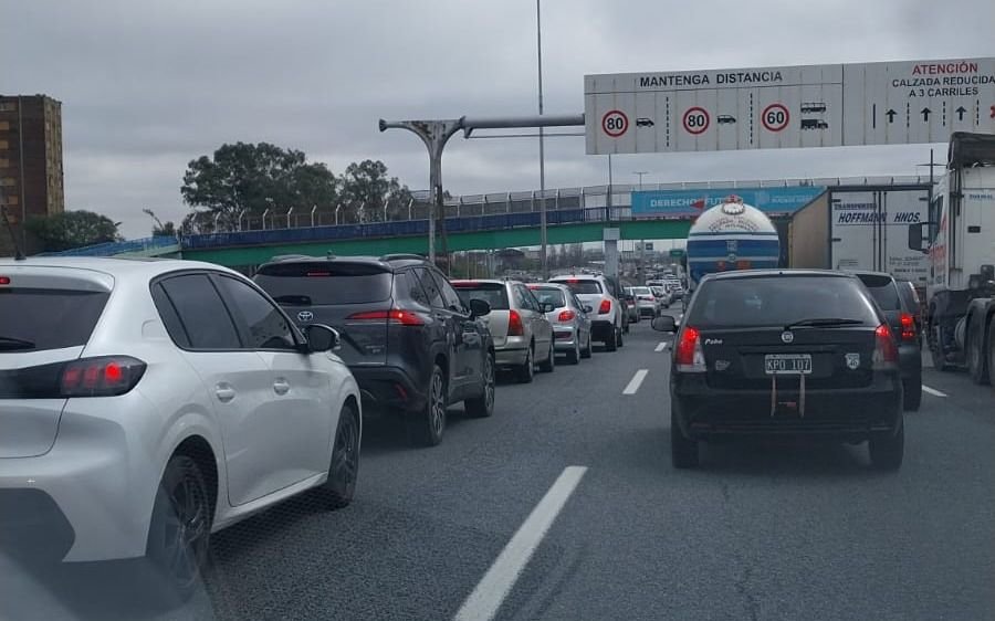 Choque y mucha demora en la Autopista