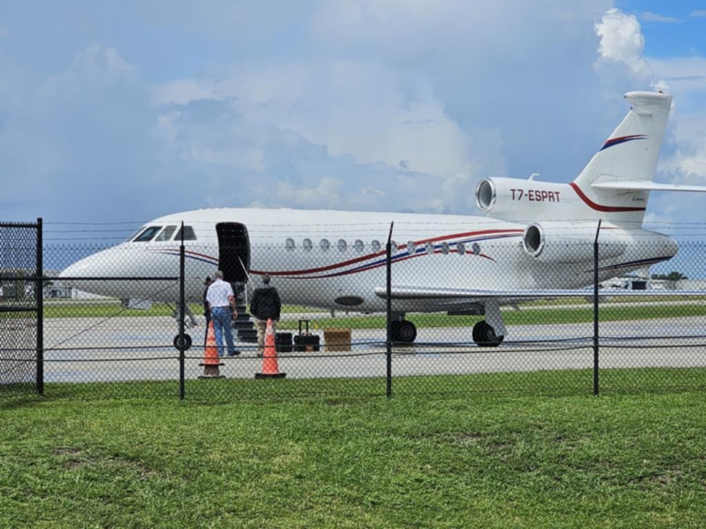 EE UU incauta el avión privado de Maduro