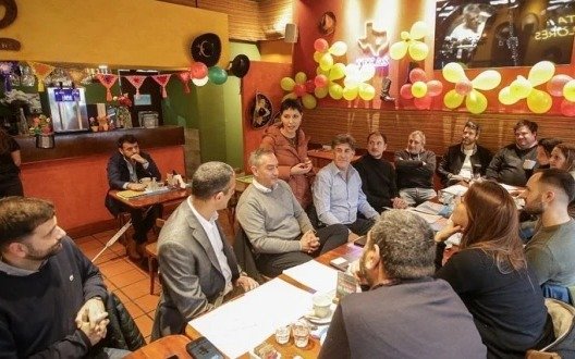 La intendenta dialogó con comerciantes de Bernal