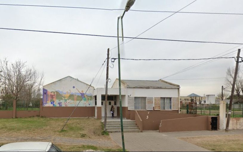 Robaron y destrozaron una escuela en Tolosa