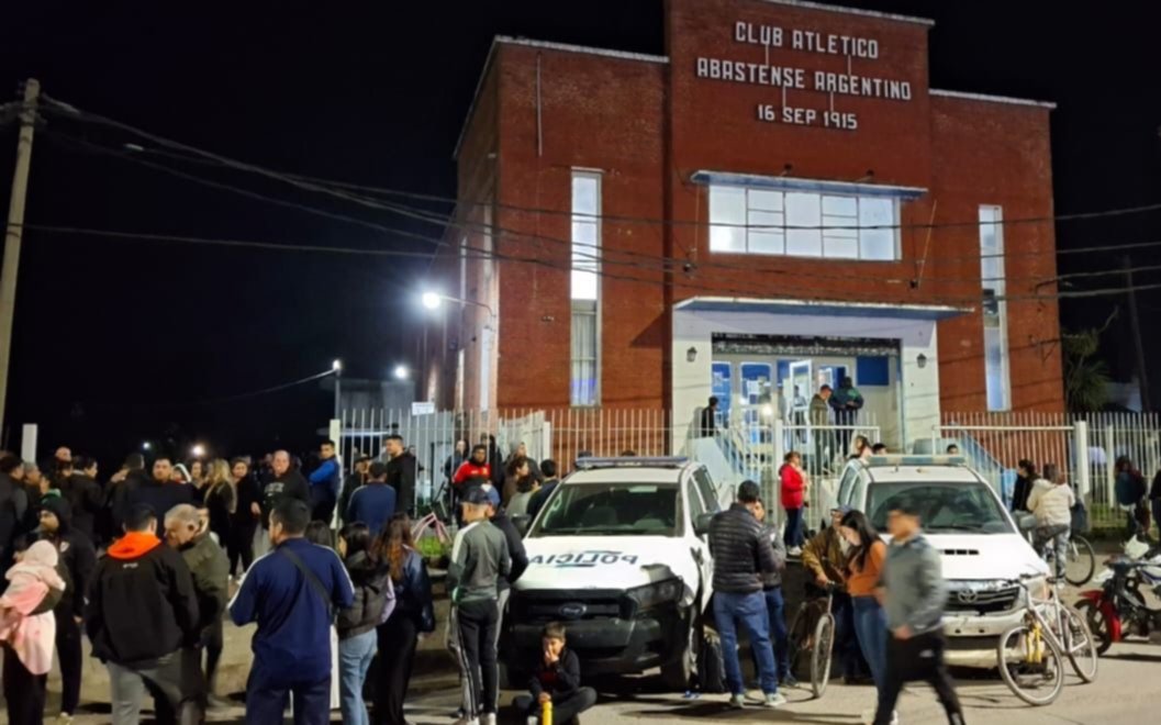 VIDEO.- Club Abastense: las instalaciones fueron sobrepasadas por  aspirantes a socios