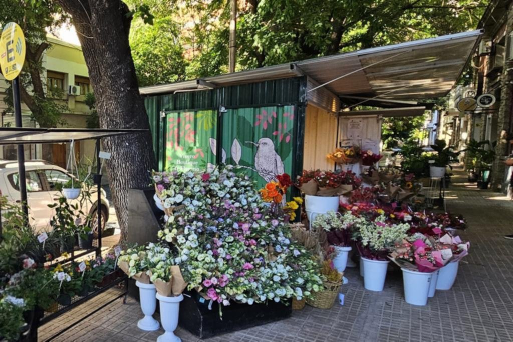 El invierno fue duro y todavía se siente en los puestos de flores