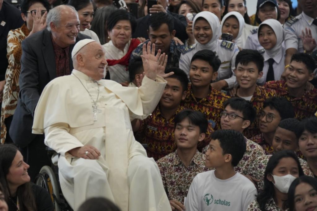 El Papa llama a luchar contra el extremismo