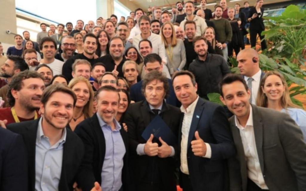 Galperin anunció una inversión en La Matanza y Milei lo llenó de elogios