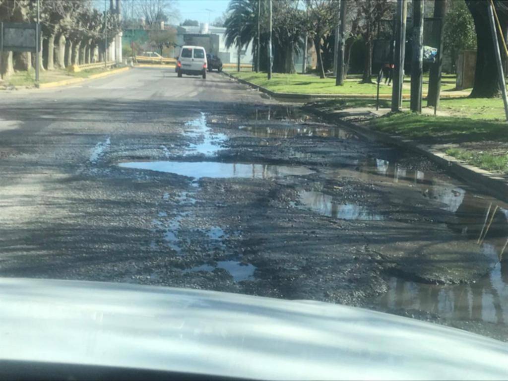 Reclaman en Villa Elisa la reparación del acceso a la Autopista