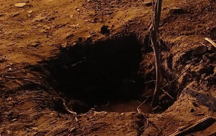 Vecinos alertan por peligro en 142 y 523 por un pozo profundo