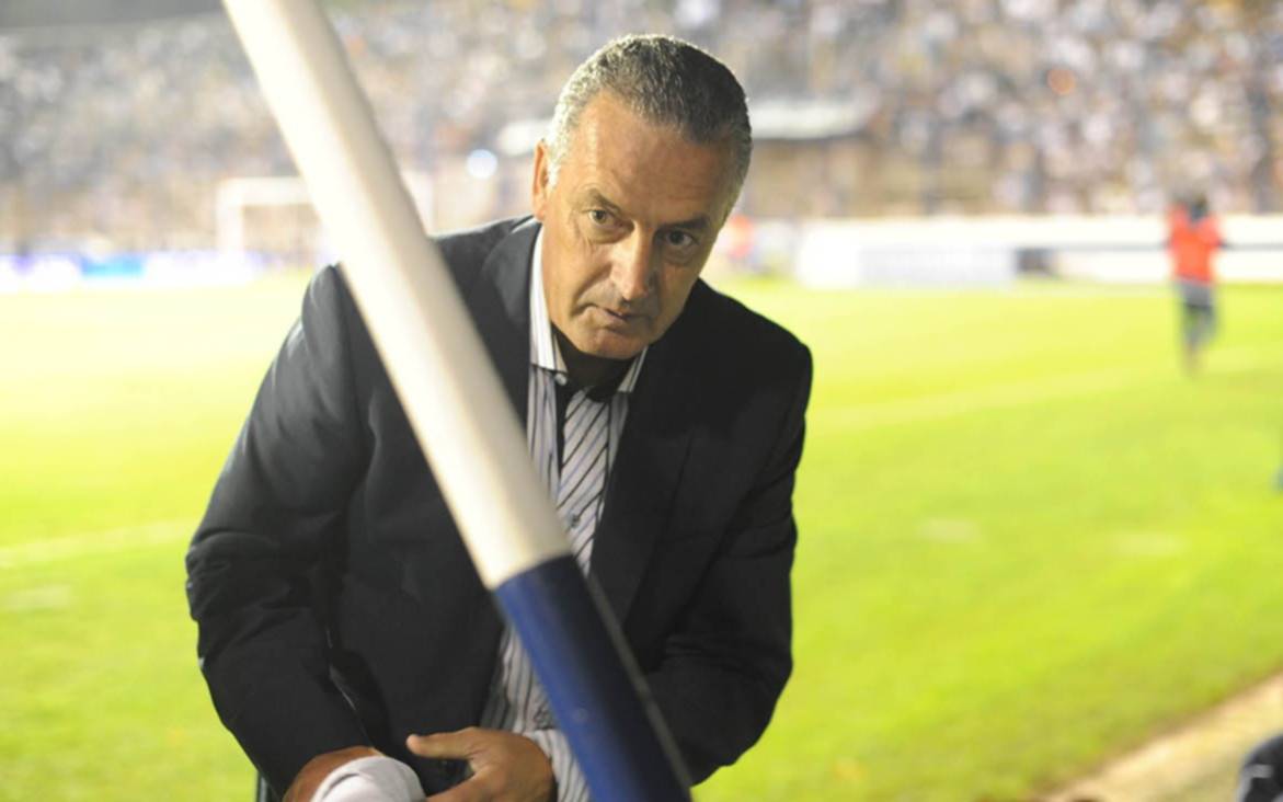 "A Alfaro lo iba a ir a cagar a trompadas", la fuerte confesión de un ex presidente de Gimnasia