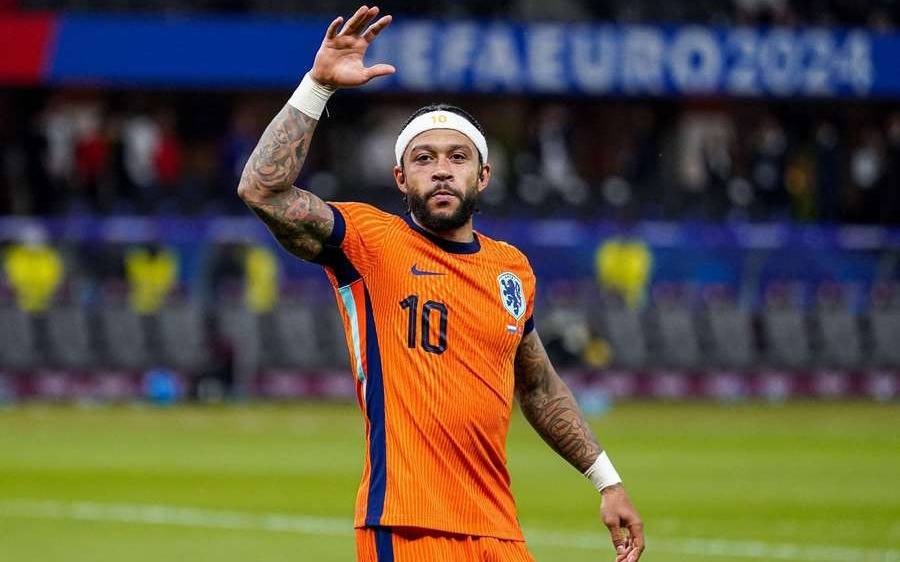 Memphis Depay jugará en Corinthians y será dirigido por Ramón Díaz