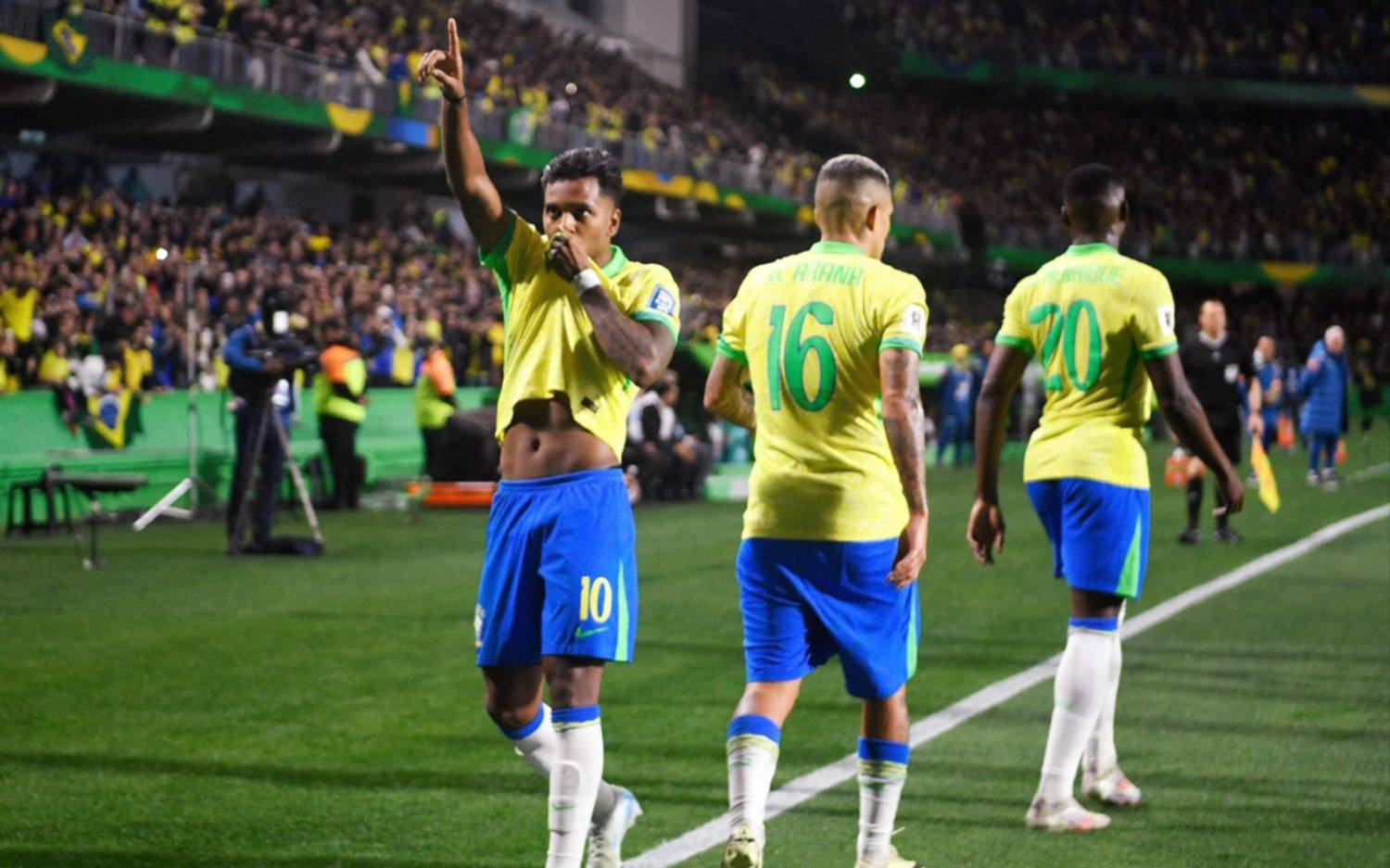 Brasil le gana por la mínima a Perú en Curitiba