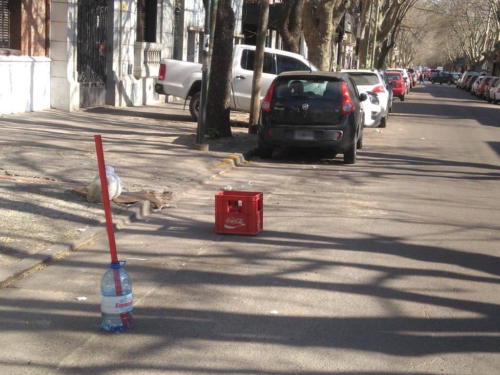 Estacionamiento: ya casi todas las calles del casco son zonas “calientes”