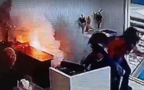 Detuvieron a un agente inmobiliario por el ataque con explosivos en la Sociedad Rural