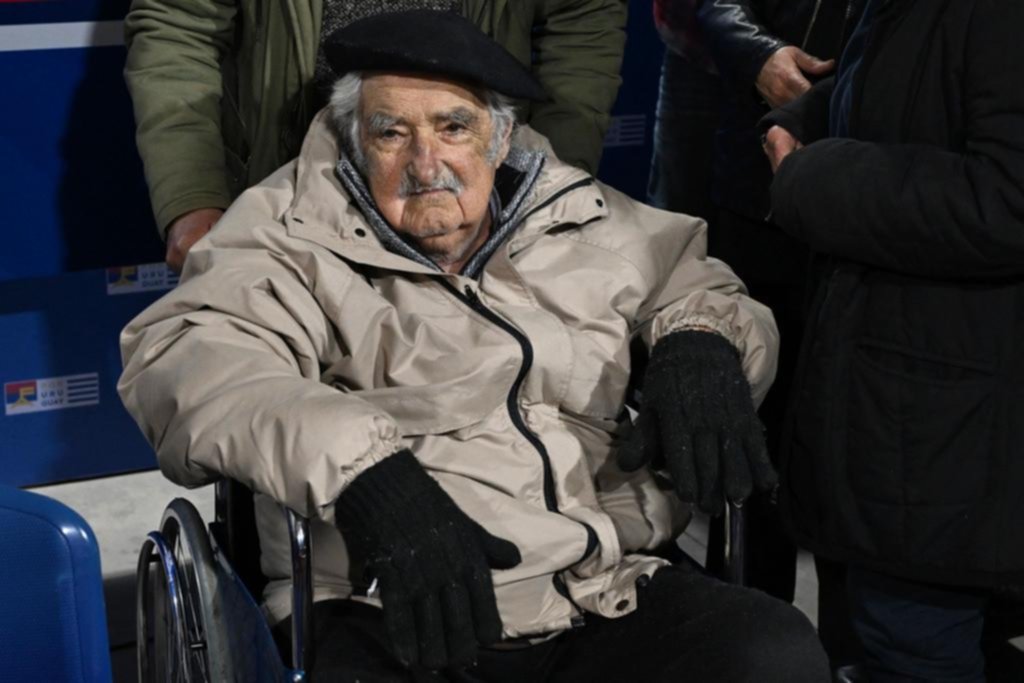 Mujica se encuentra “bien” tras una cirugía