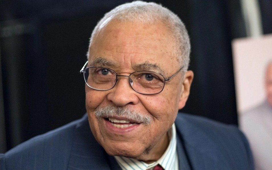 Murió a los 93 años James Earl Jones, el actor que le puso su voz a Darth Vader