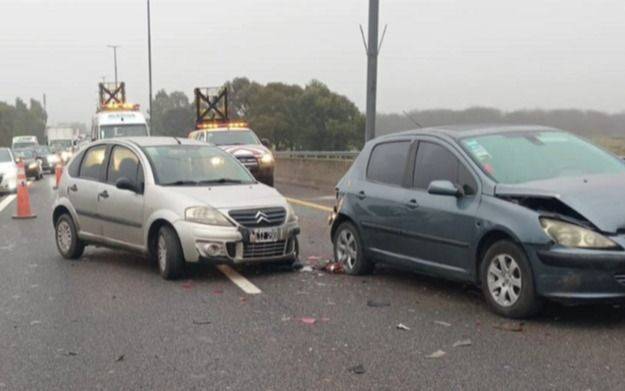 Choque múltiple en la Autopista dejó un herido y provocó demoras