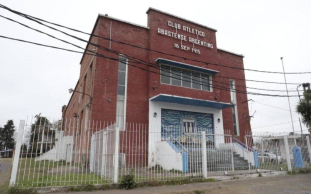Una edil del PRO presentó un expediente por la politización en el Club Abastense