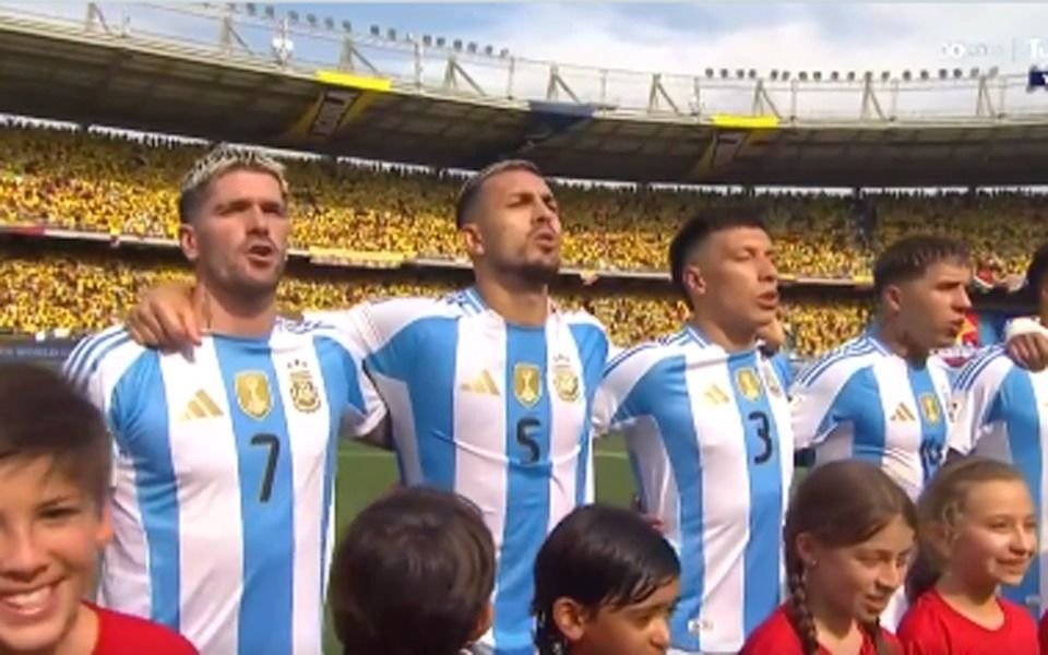 Argentina vs Colombia.- El himno nacional argentino fue silbado en Barranquilla