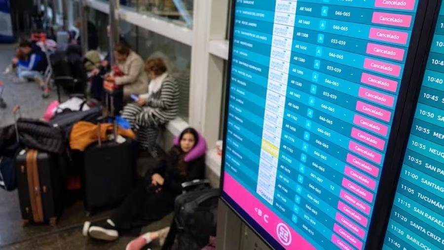 Escala el conflicto entre Gobierno y gremios por Aerolíneas Argentinas