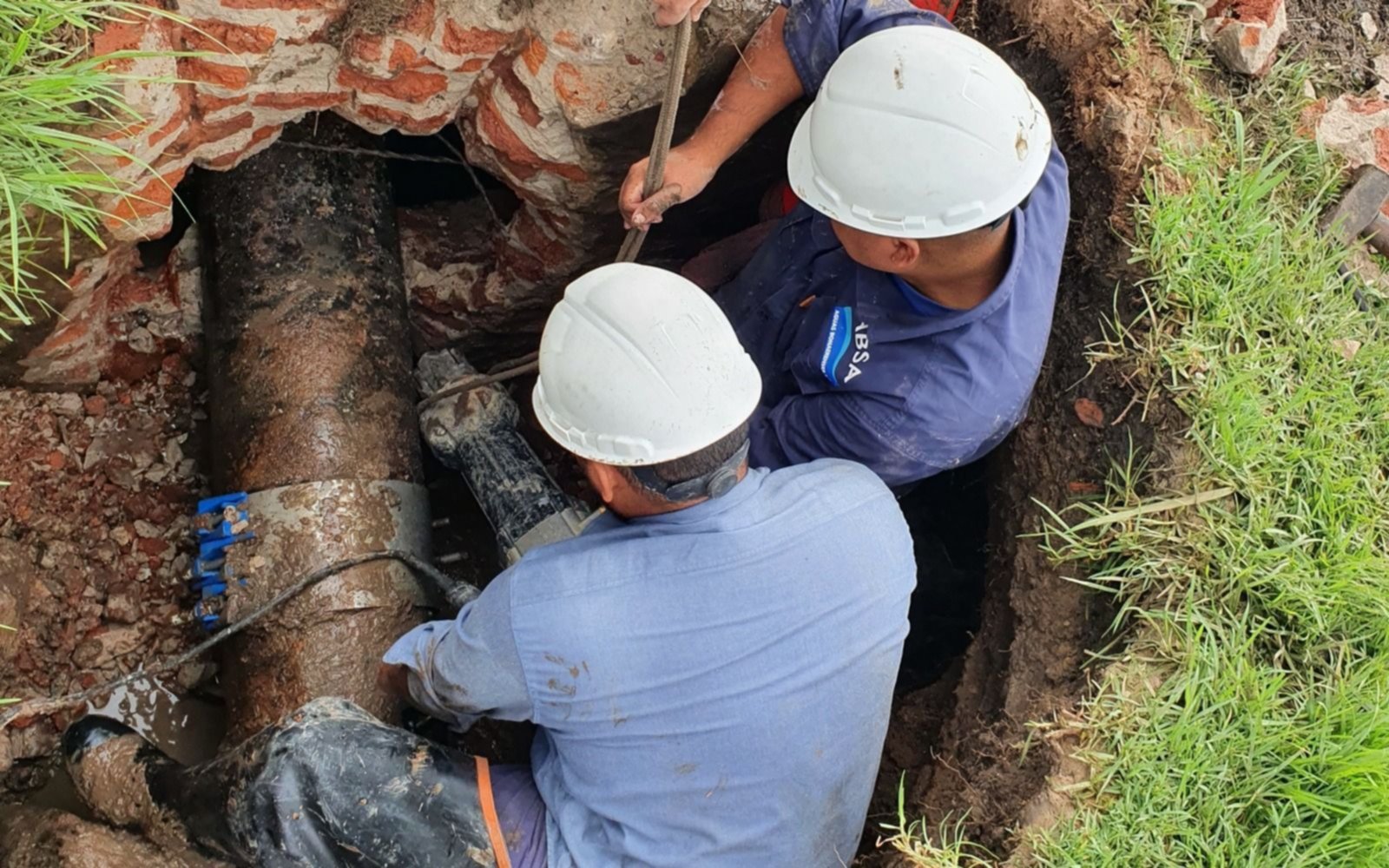 Falta agua este miércoles en tres barrios de La Plata por obras de Absa