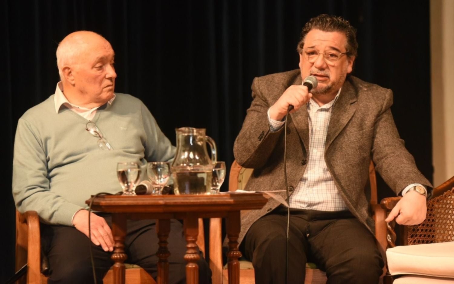 Anécdotas y recuerdos en la presentación del libro “Ahora Alfonsín”