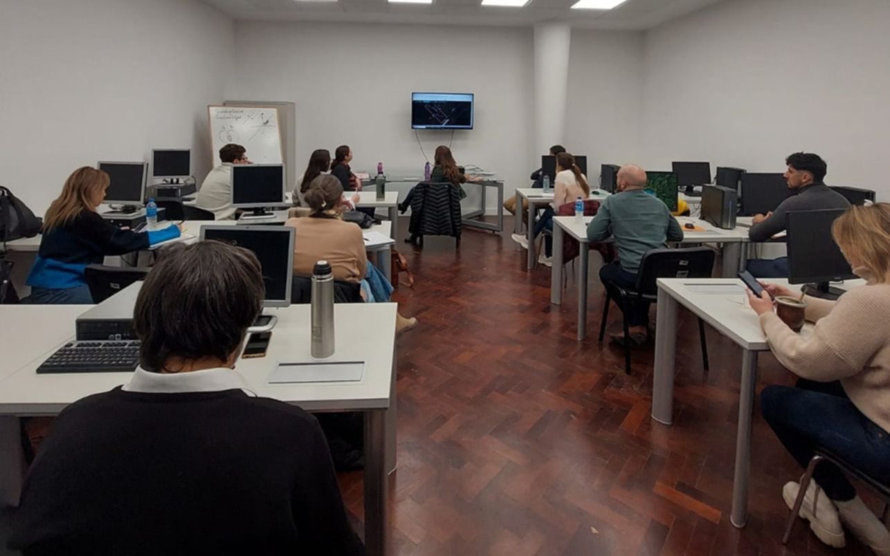 Capacitación y asesoramiento técnico profesional de agrimensores