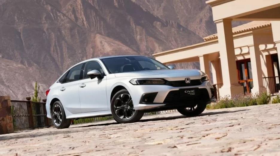 El Honda Civic vuelve al país con motor híbrido