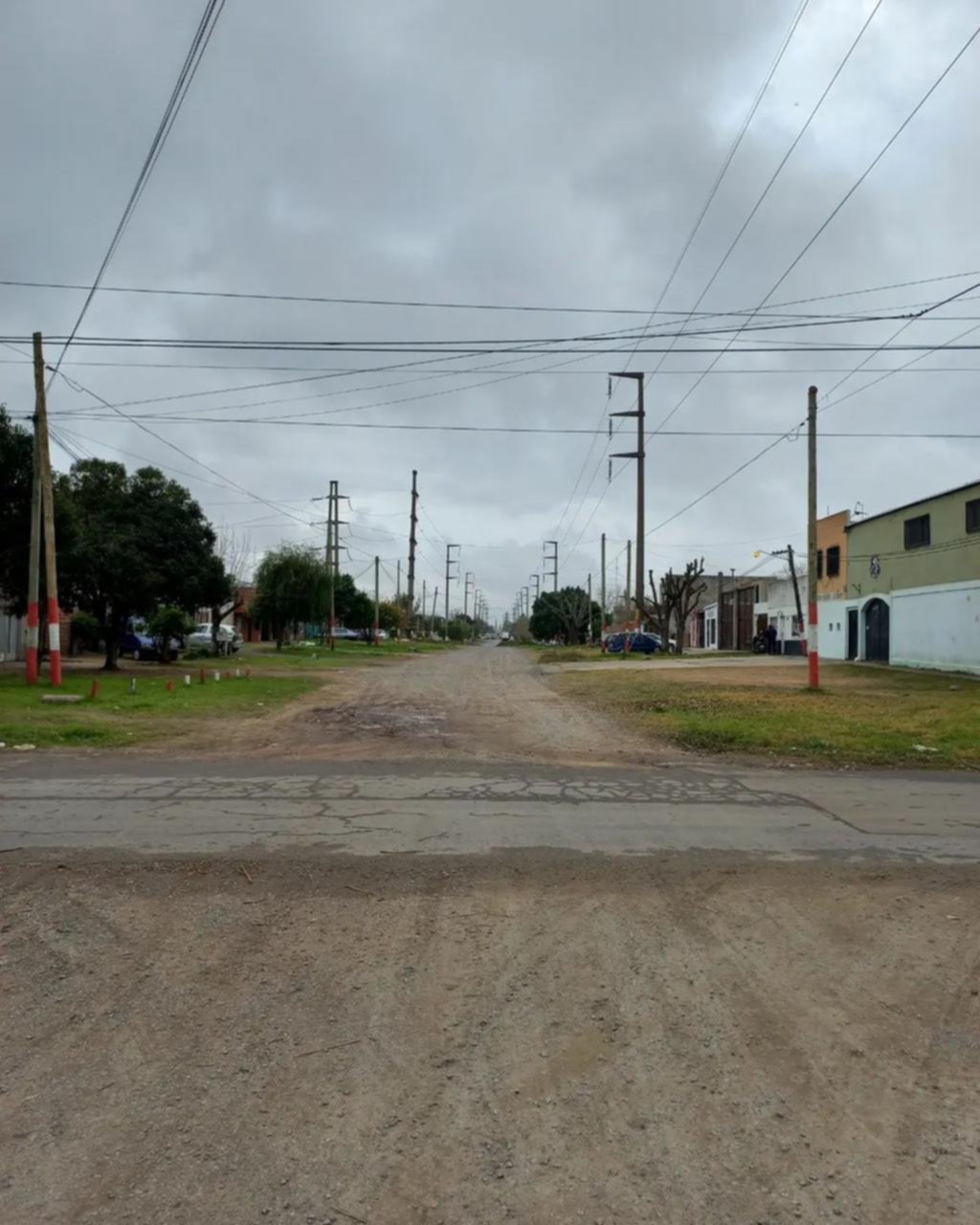 Vecinos piden que se pavimente 52 de 143 a 155