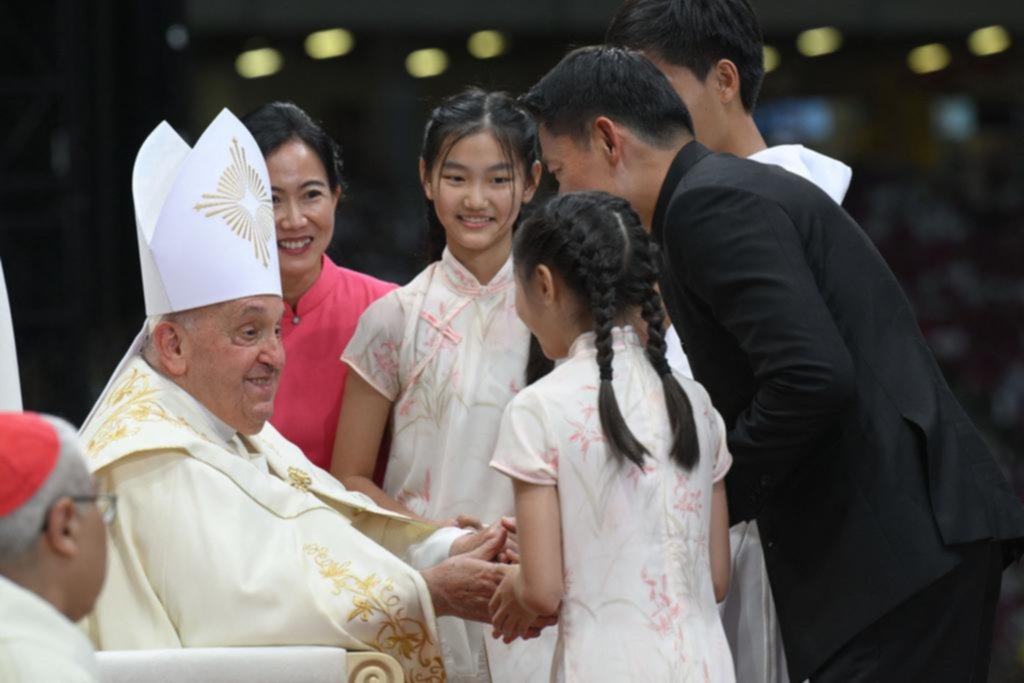 El Papa instó en Singapur a cuidar a los inmigrantes