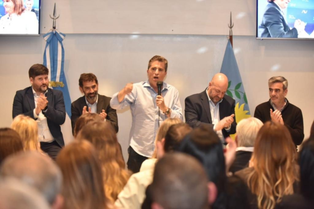 Bullrich y libertarios avanzan con la fusión de bloques legislativos