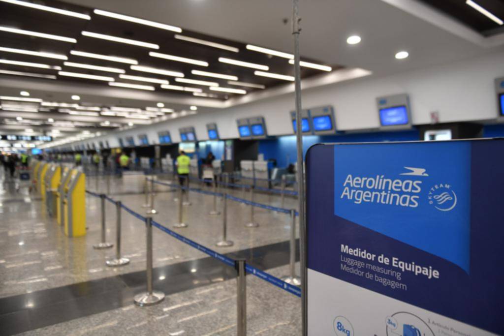 El paro de pilotos dejó a 37.000 pasajeros en tierra