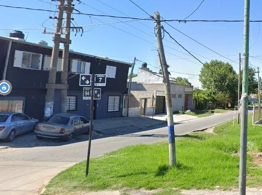 Le pusieron un cuchillo en el cuello en medio de un asalto en Villa Elvira