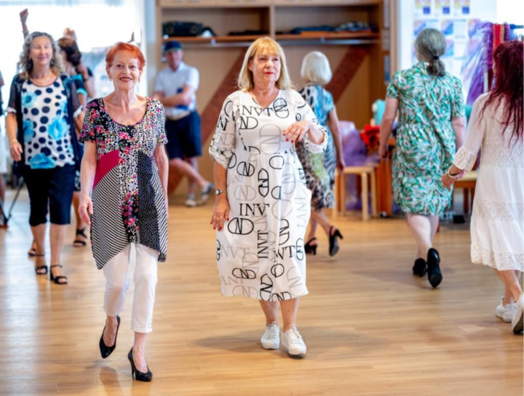Más 60, con estilo: modelos mayores, dueñas de la pasarela