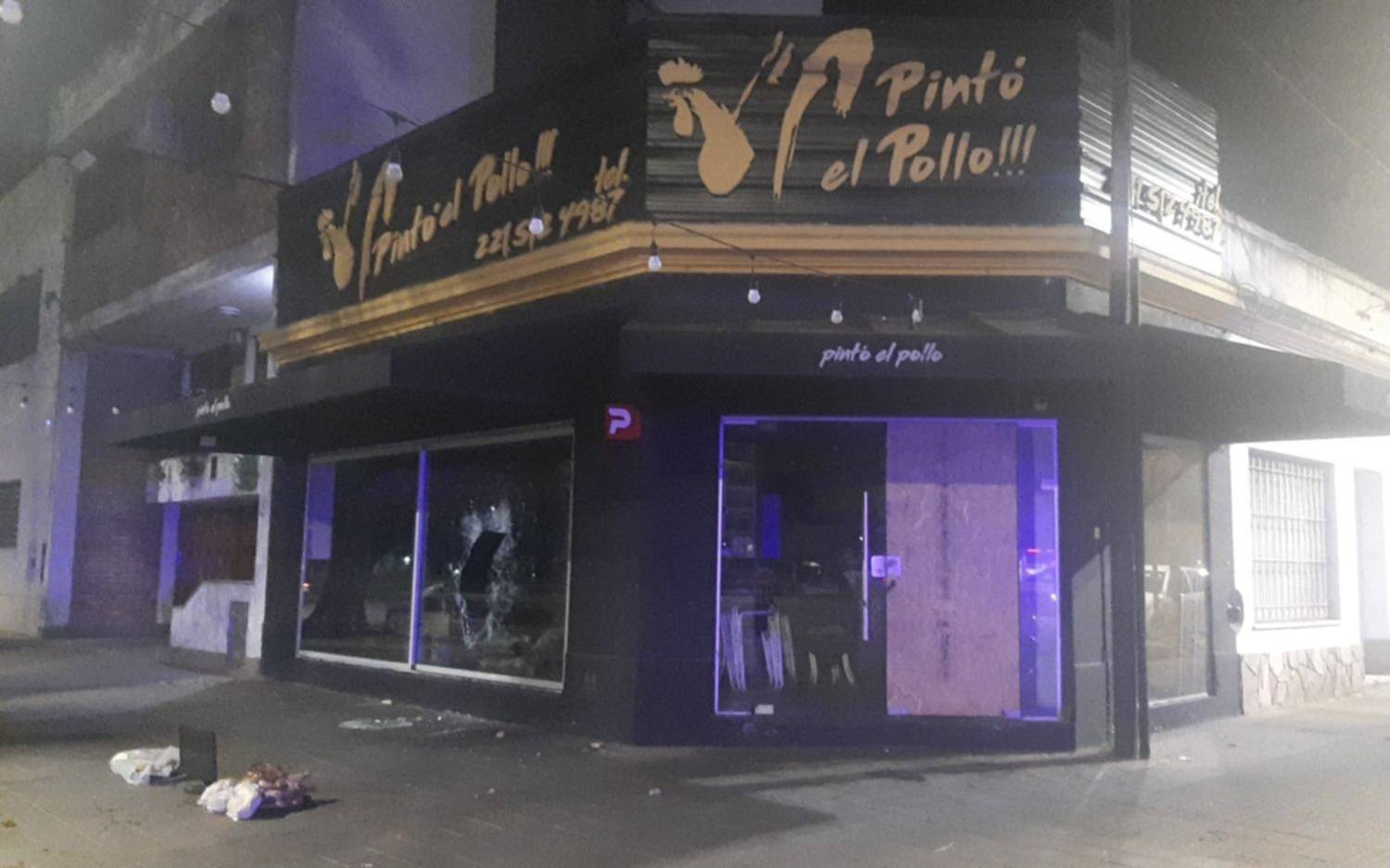 Dos hermanos menores asaltaron y destrozaron una pollajería en La Plata