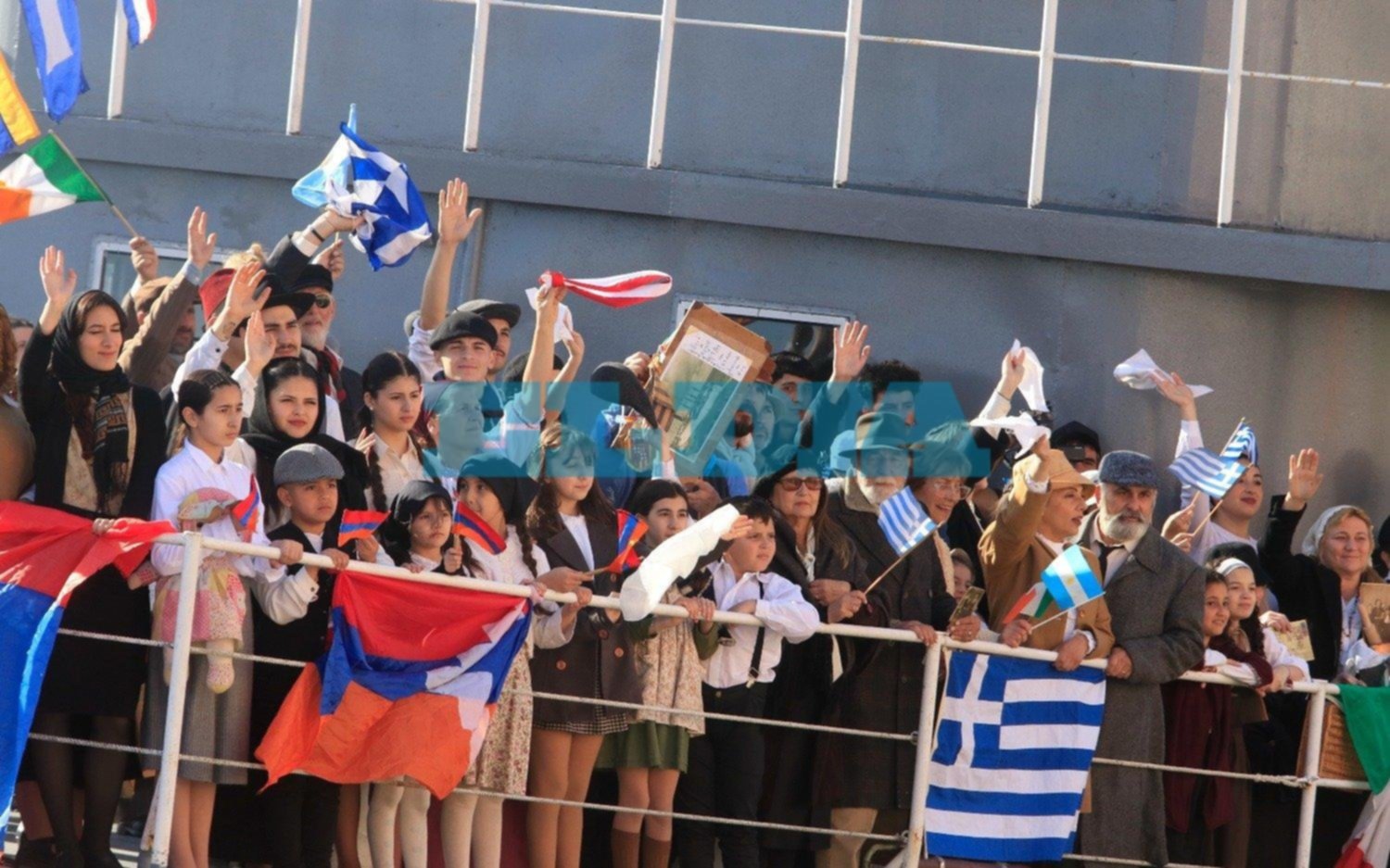 En Berisso, se revivió el tradicional desembarco de los inmigrantes