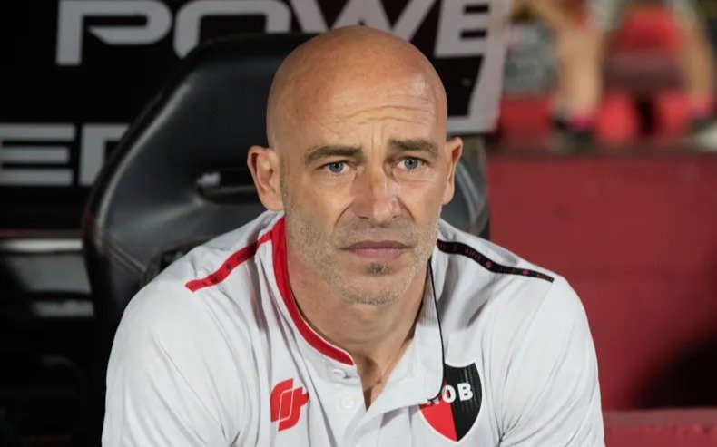 Otro que se va: tras la dura derrota ante Argentinos, Sebastián Méndez renunció como técnico de Newells