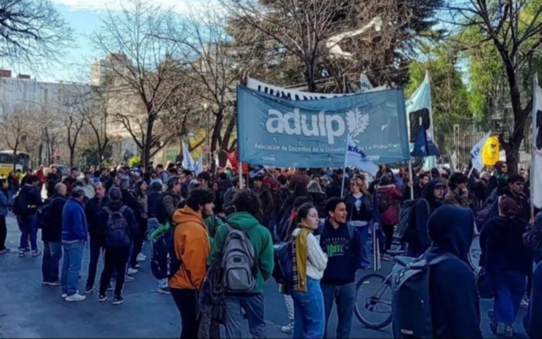 Movidas en las facultades de la UNLP: mañana convocan a una marcha y ¿se viene un paro?