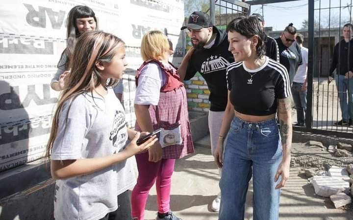 Mendoza entregó donaciones del festival solidario por el Día del niño