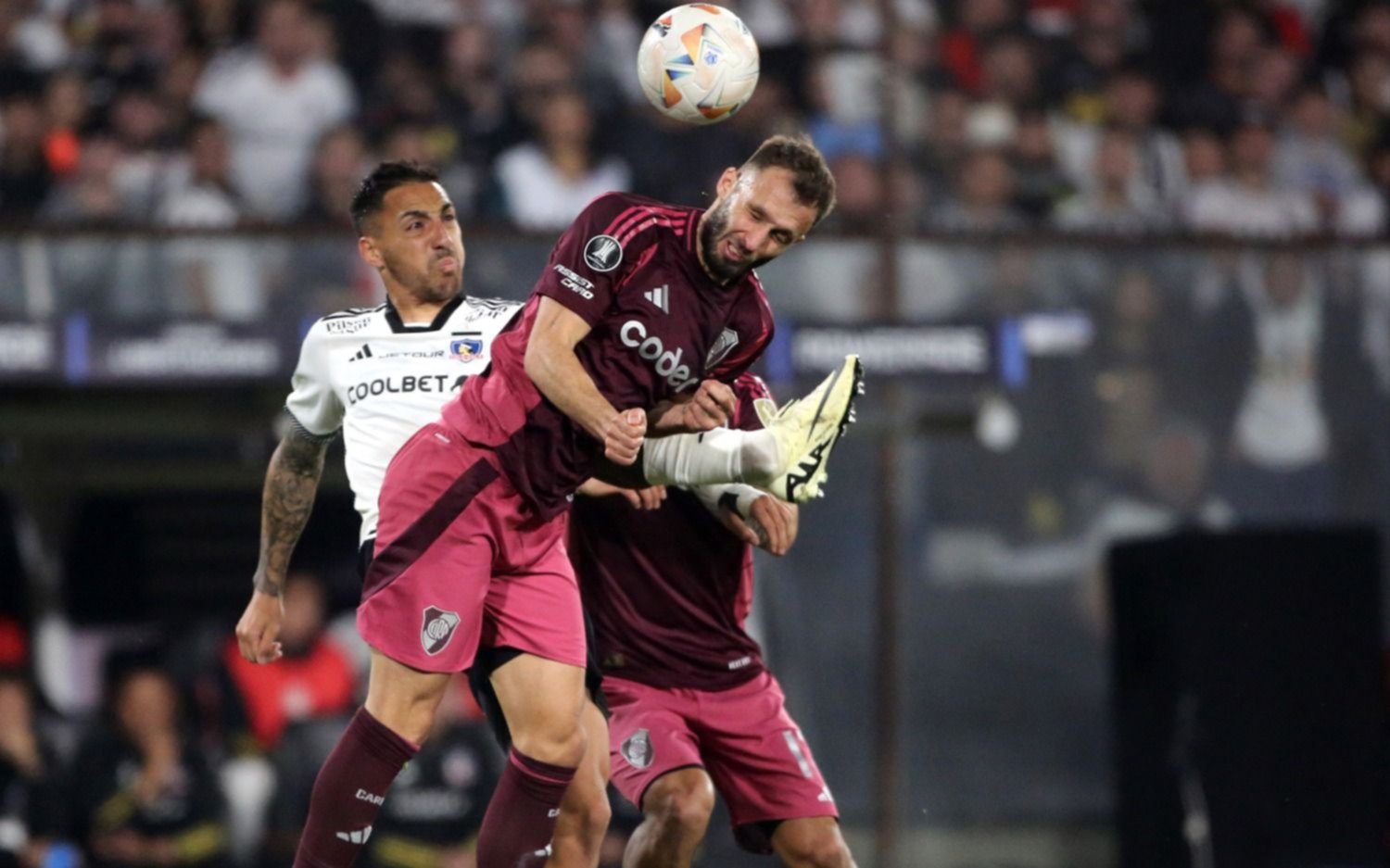 River no pudo sostener la ventaja en Chile y empató 1 a 1 ante Colo Colo en Santiago
