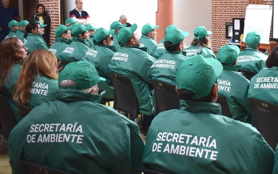 Ponen en marcha en La Plata un "escuadrón ambiental" para crear conciencia sobre la separación de residuos