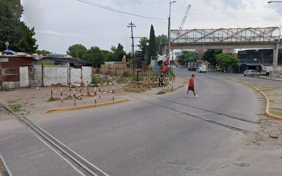 Comenzó el traslado de algunas familias del barrio lindero a las vías de 122 y 52