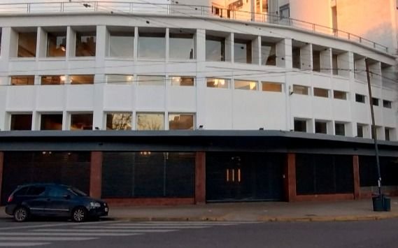 Crean el COM y el CAM en La Plata: concentran la atención para trámites municipales y montan un mega centro de operaciones
