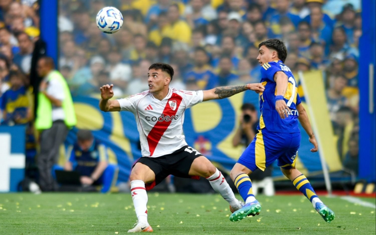 Boca vs River.- En un final caliente con el VAR protagonista, el Millonario venció 1 a 0 al Xeneize en la Bombonera