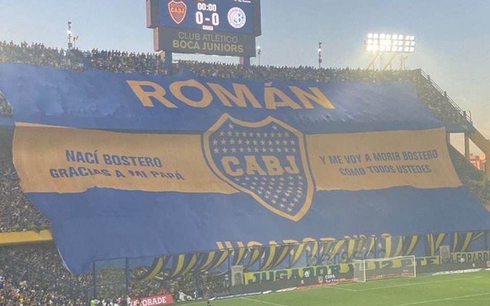 "Pagar los costos": Javier Milei tras el superclásico y una foto del telón de Riquelme
