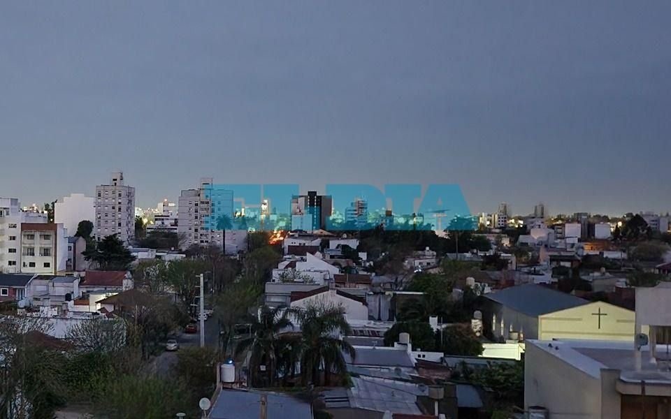 Del sol primaveral a la lluvia: hay alerta amarillo en La Plata por la tormenta
