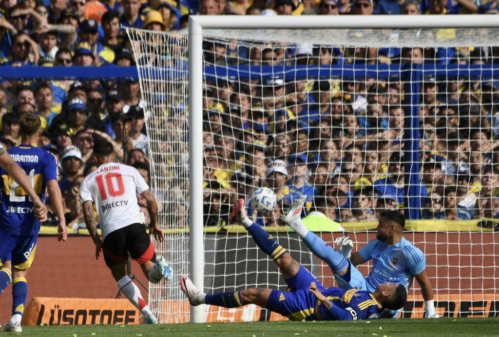 Lanzini: “Que sea en esta cancha y para una victoria es algo increíble”