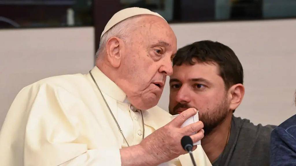 Asoma el “amigo del Papa”