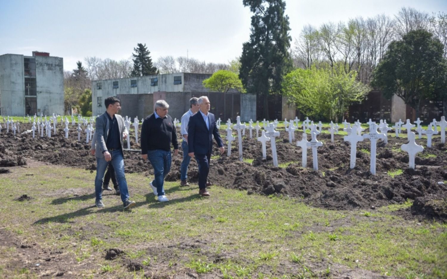 La Comuna inhumó más de 300 ataúdes abandonados en el Cementerio de La Plata