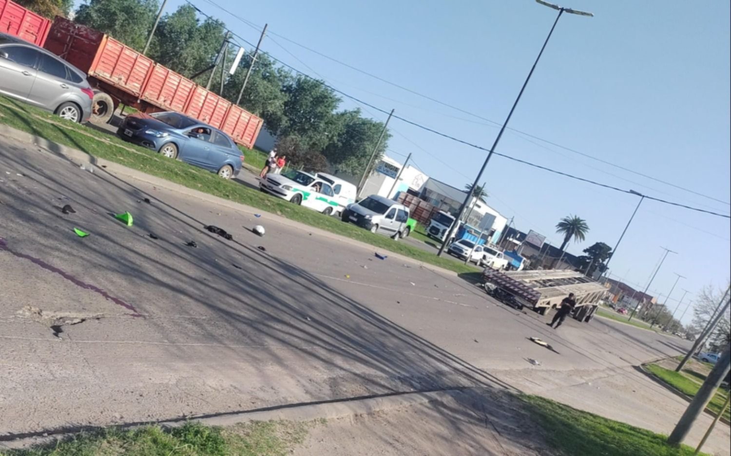 El choque en Olmos dejó una segunda víctima fatal: identificaron a los jóvenes motociclistas que murieron