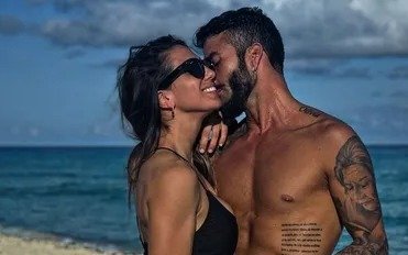 Roberto Castillo le pidió casamiento a Cinthia Fernández y se declaró enamorado: "Es la mujer de mi vida, lo demás no me importa nada"