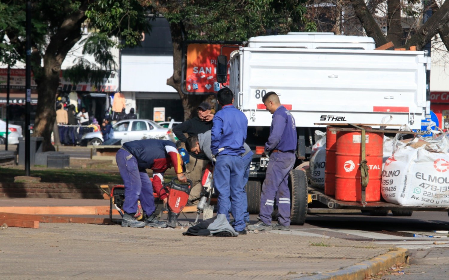 Obras en las plazas de La Plata: ¿cuáles fueron las empresas adjudicadas?